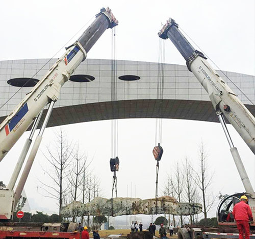 建华吊车,建华租吊车吊大型景观石